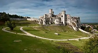 Ruinas del castillo de Ogrodzieniec (rec. 1532-1547)