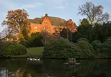 El Palacio de Isabel Ana en los jardines.