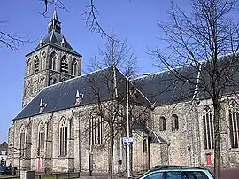 Iglesia católica de San Plechelmus, iniciada en el siglo XII