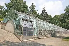 Invernadero, de la arquitecta Eva Jiřičná, en el Jardín Real.