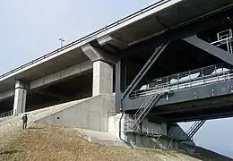 Tablero del puente Øresund en la isla. El nivel inferior es para el ferrocarril y el superior para la carretera.