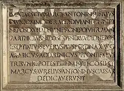 Dedicatoria de la reconstrucción de Septimio Severo y Caracalla.