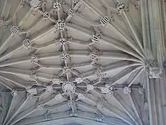 Techo de la Divinity School con bóvedas de lierne en estilo perpendicular.