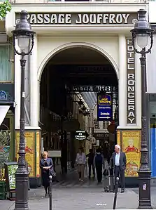 Entrada lado bulevar Montmartre