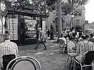 La Iglesia Saint-Jean de Montmartre vista de la Plaza