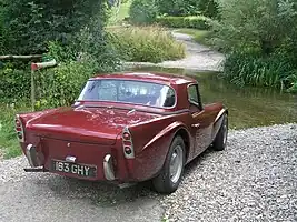 Vista trasera de un Daimler SP250 de 1959