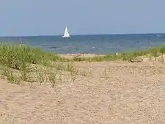 Vista del lago Hurón desde el Parque Estatal de East Tawas en la cabecera de la bahía de Saginaw