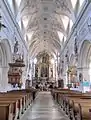 Nave central  de la  Stadtpfarrkirche (iglesia parroquial)