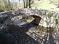 Puente de origen medieval sobre el río Isábena.