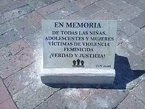 En memoria de las víctimas de feminicidio