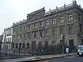 El antiguo Palacio de los Marqueses de El Apartado, frente alTemplo Mayor de la Ciudad de México, diseñado por Manuel Tolsá