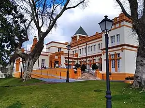 Hotel de ingenieros de Duro Felguera (La Felguera, 1906)