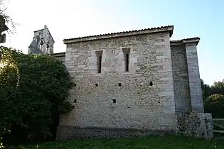 Lateral de la iglesia.