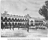 Palacio de los Capitanes Generales adornado para la celebración de las Fiestas de Minerva en 1907.