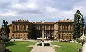 Fachada del Palacio Pitti en los Jardines Bóboli