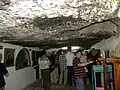 Interior de una de las grutas