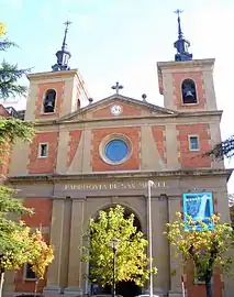 Iglesia parroquial de San Miguel Árcangel de Pamplona, junto con José Yárnoz Larrosa, (1950-1954).