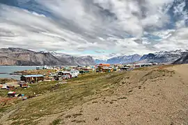 Vista de Pangnirtung y las montañas