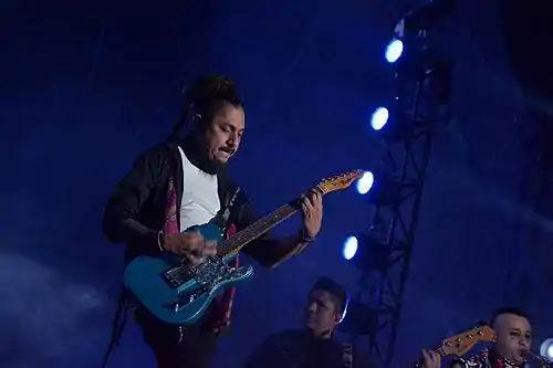 Panteón Rococó interpretando con gran sentimiento una de sus canciones en los tres magnos conciertos del Foro Sol de la CDMX
