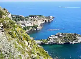 Bahía de Trentaremi en Nápoles.