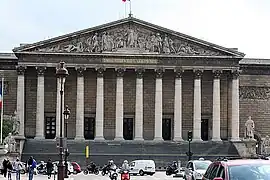 Pórtico dodecástilo del palacio Bourbon de París  (1722-1728) (hoy Asamblea Nacional), París