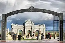 Réplica de la Puerta de Alcalá de Madrid.