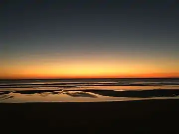 Parque nacional marino Las BaulasUbicado en la bahía de Tamarindo, posee 175 km², principalmente marinos. Protege el estero de San Francisco y tres playas (Grande, Langosta y Ventanas), reconocidas entre las mejores del país. Es sitio de anidación por excelencia en el Pacífico de la tortuga baula, en peligro de extinción.