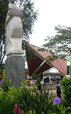 Escultura en el parque de Barva.