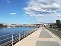 Paseo marítimo y vista de la ciudad