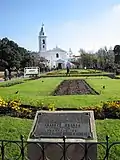 «Alameda Chabuca» frente a la Basílica Nuestra Señora del Pilar, en el límite entre las plazas Intendente Alvear y Juan XXIII, en Recoleta (Buenos Aires), inaugurada el 1 de septiembre de 1994, que el Municipio bonaerense bautizó en agradecimiento por la canción «Argentina agredida» que Chabuca compuso en ocasión de la Guerra de las Malvinas.