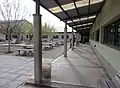 Patio escolar interno CET 1 Gral Roca (Río Negro-Argentina)