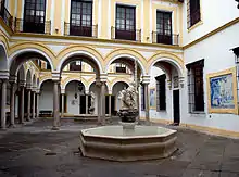 Patio del hospital de la Caridad.