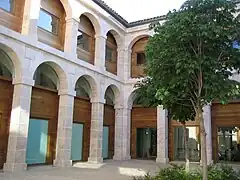 Patio del colegio de Santo Tomás de los Ángeles (dominicos).