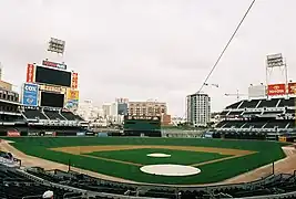 El estadio vacío durante temporada baja.