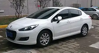 Peugeot 308 sedán