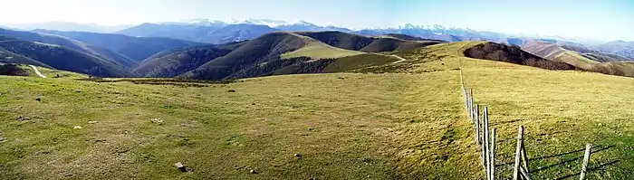 Vista panorámica desde el pico Tordías, en Arenas de Iguña.