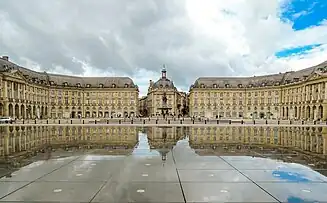 Place de la Bourse en Burdeos (1730-1775), de Ange-Jacques Gabriel