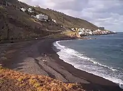 Playa de La Nea. Al fondo, el núcleo de Boca Cangrejo.