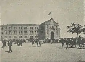 El exterior de la plaza en 1896 (por Franzen).