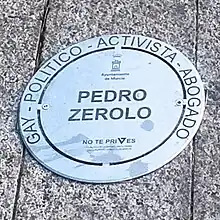 Placa conmemorativa en la Plaza de la Diversidad de la Ciudad de Murcia