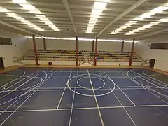 Sala de fútbol y baloncesto.