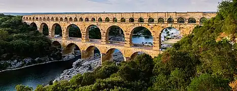 Pont du Gard (acueducto romano)