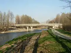 El puente en Cardè.