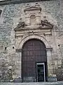 Acercamiento de la entrada, portal principal (Barroco desornamentado)