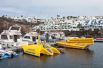 Barcos con Aquascope submarino, Lanzarote, España