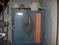 Horno eléctrico en el interior del alfar.