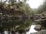 Río de agua dulce cristalina.