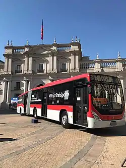 Bus articulado en presentación de buses en diciembre de 2018.