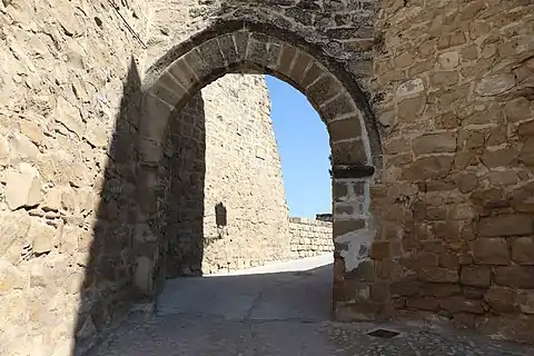 Puerta de los Santos o del Chiringote de cerca.