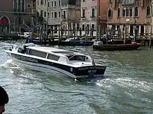 Patrullera de la Polizia Penitenziaria en Venecia.